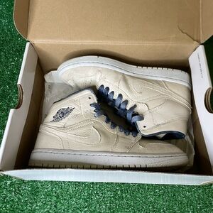Size 5.5 - Jordan 1 Mid SE Sanddrift 2022
